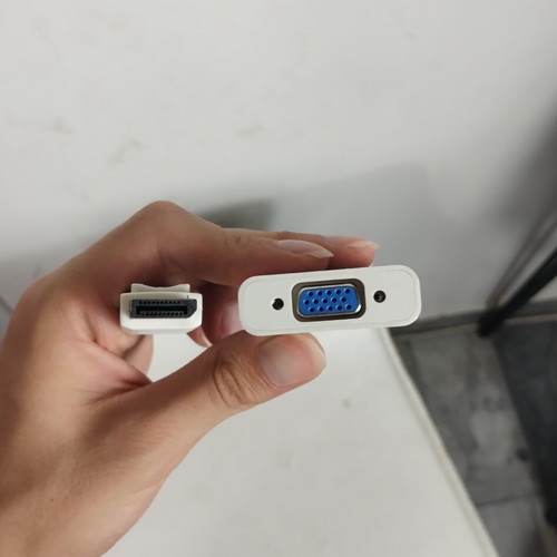 DisplayPort to VGA adapter