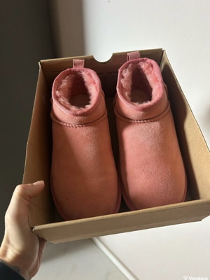 Ugg μποτάκια χαμηλά νούμερο 38 σαν καινούργιο