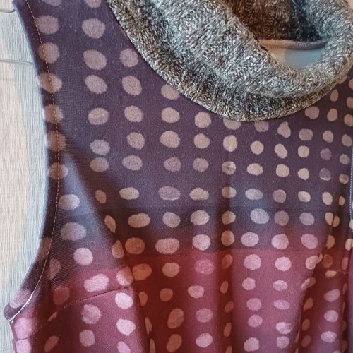 Smash short polka dot dress used with knitted collar purple