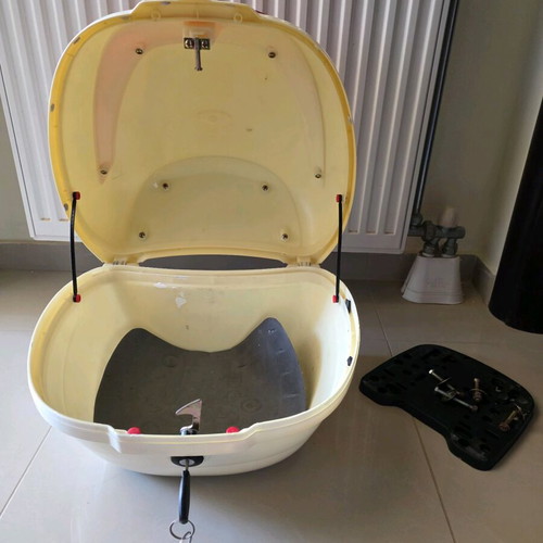 Motorcycle top case like new