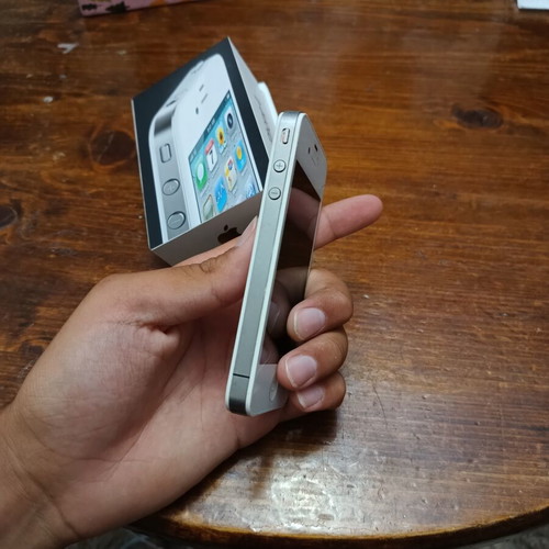 iPhone 4 16GB for repair with original box