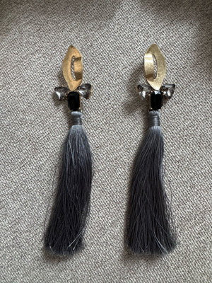 Mango long earrings like new with gray tassel and gold base