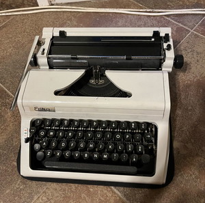 Erica typewriter
