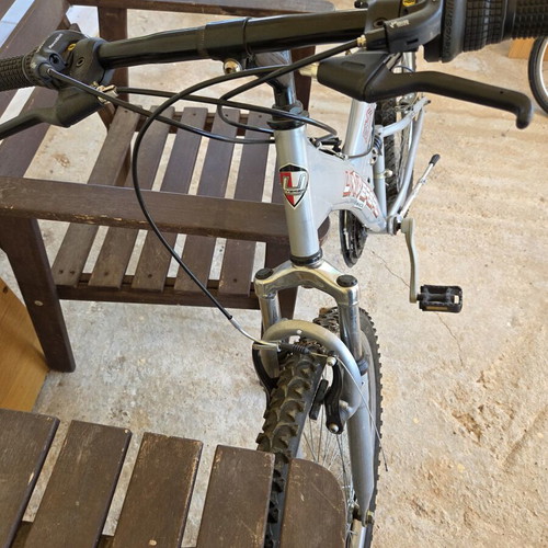 Mountain bike used, white, with gears