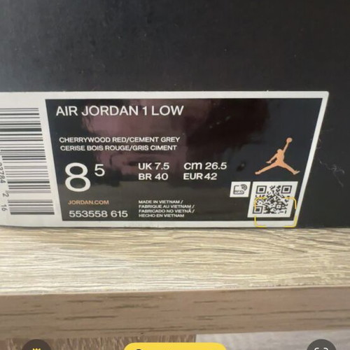 Nike Air Jordan 1 Low Bordeaux size 42 like new