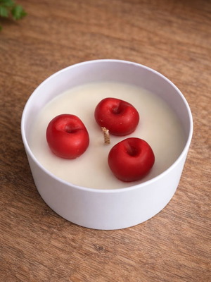 Soy candle scented with cherry aroma 150g new