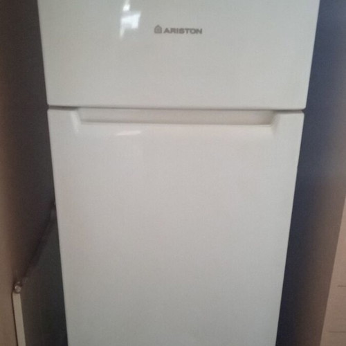 Ariston refrigerator freezer A class like new, energy efficient