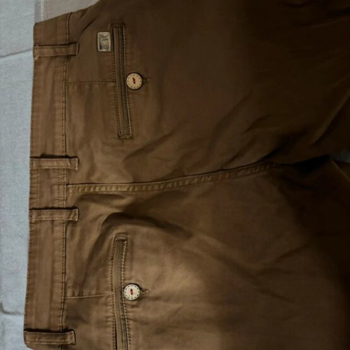 Boston teenage pants like new, size 32 for boys