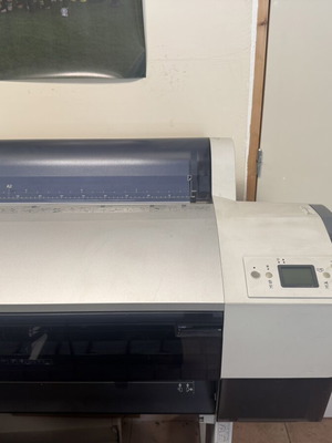 Epson Stylus Pro 9800 Printer like new, plotter