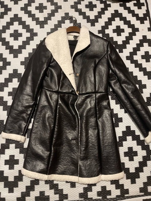 Shein leather jacket XS new black with white sheep-style fur