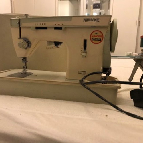 Singer sewing machine used, for repair or spare parts