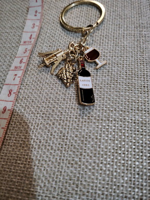 Keychain with vineyard theme new