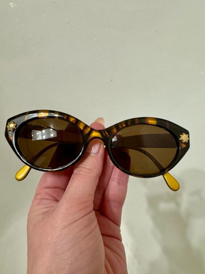Christian Lacroix Cateye Sunglasses like new, multicolor
