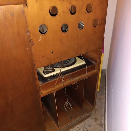 Aristone Radio co. music station used with radio and turntable