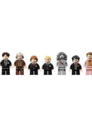 LEGO 76473 Hogwarts Castle East Wing with 13 minifigures