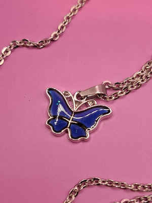 Butterfly necklace like new