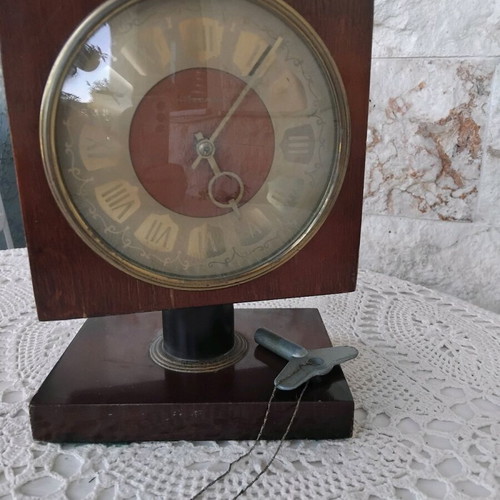 Vesna Vintage mechanical table clock used