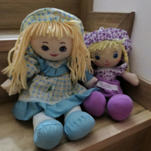Cloth dolls like new, set of 2