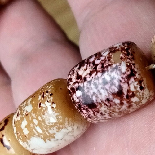 Decorative komboloi with synthetic resin and multicolor worry beads like new