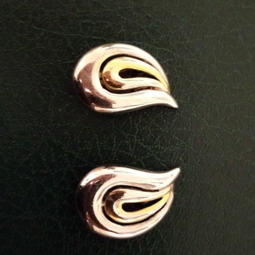 Earrings used, shell-shaped, gold with silver waves