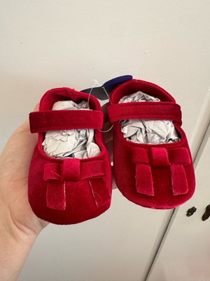 Βρεφικά παπούτσια καινούργια για 6-12 μηνών