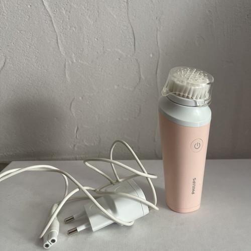 Philips Waterproof Facial Cleansing Brush like new