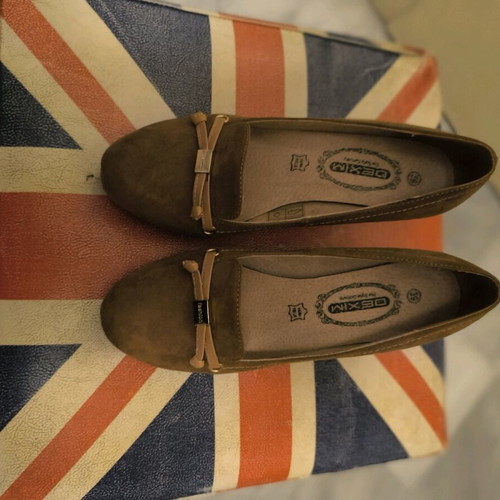 Dexim Brown Suede Leather Pumps Size 39 Like New