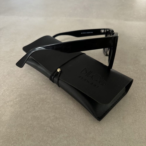 Dilós Eyewear Unisex Sunglasses Like New, Black Square Frame