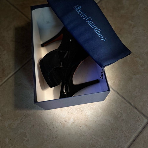 Alberto Guardiani black suede sandals like new, 10cm heel