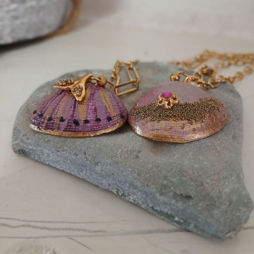 Faux Bijoux Necklaces with Shells, Pack of 2, Like New