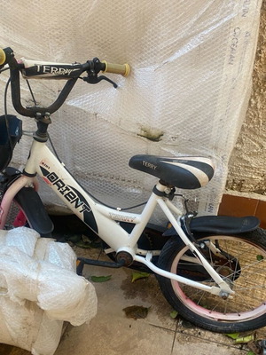 Children's bicycle used, needs maintenance