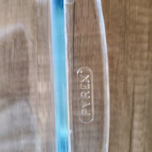 Pyrex set of 2 baking dishes like new
