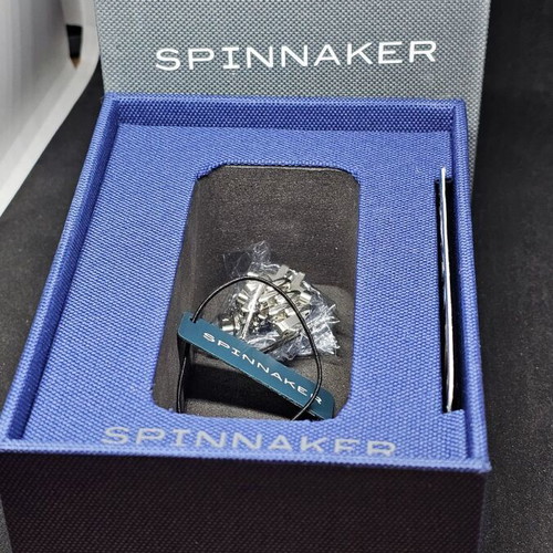 Spinnaker Bradner Pacific Blue watch like new, full set with bracelet links