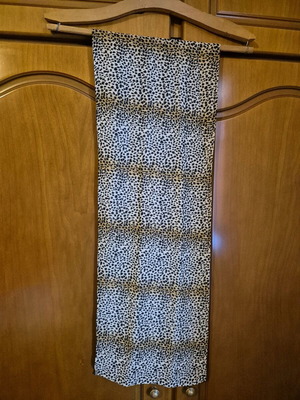 Elegant women's animal print scarf like new
