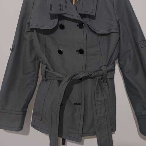 Women's short coat like new, grey with belt and pockets