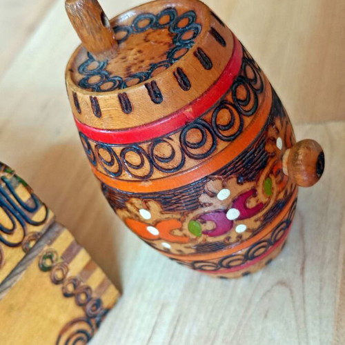 Vintage jewelry box with small jar, used, very good condition