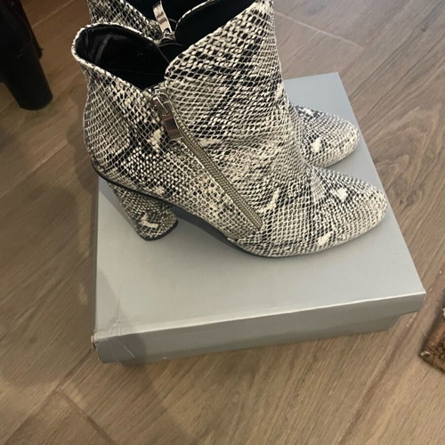 Migato ankle boots used, size 40, black and white