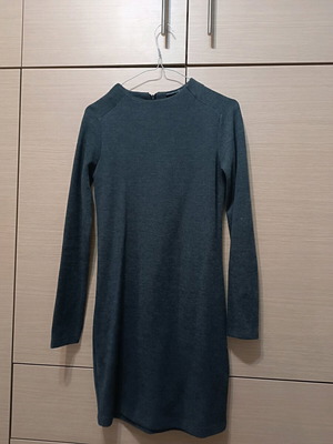Φόρεμα Zara γκρι σαν καινούργιο, slim γραμμή, μέγεθος S