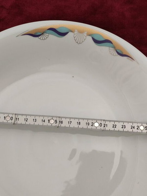Serving platter like new, large and somewhat deep
