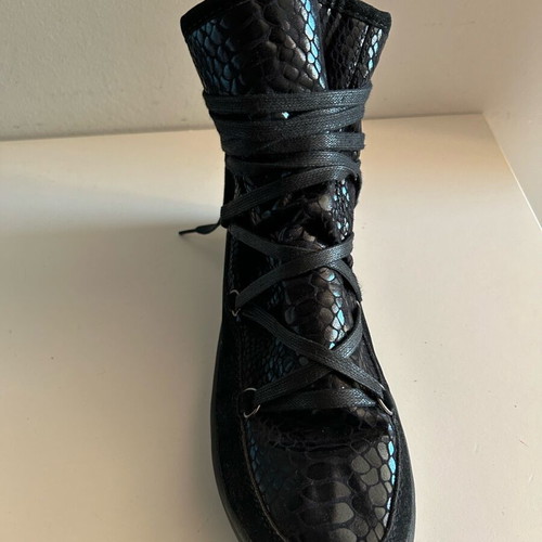 Women's boots with inner fur like new, size 39, black Made In Italia