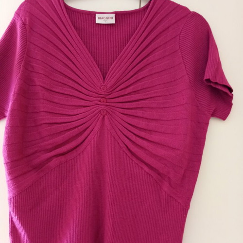 Fuchsia blouse like new, size L
