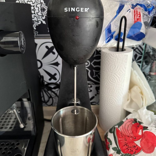 Singer frappemaker 100W with 2 speeds black used