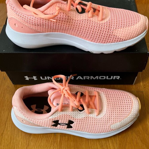 Under Armour athletic shoes new, salmon color, size 38.5