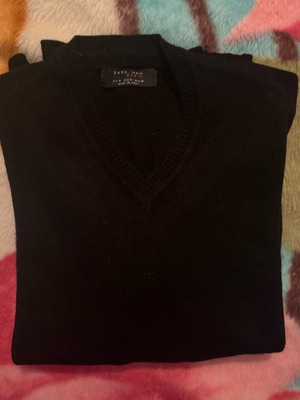 Zara sweater size medium like new, black