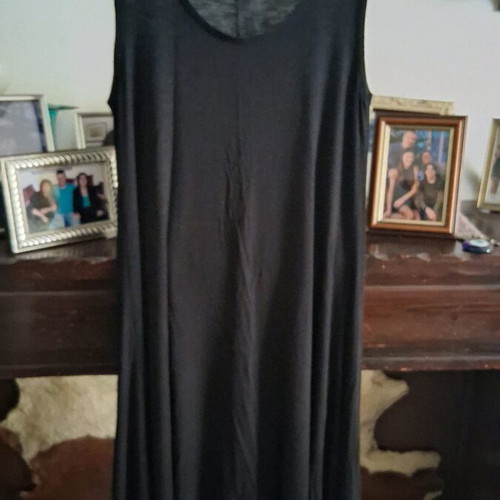 Sleeveless dress black like new