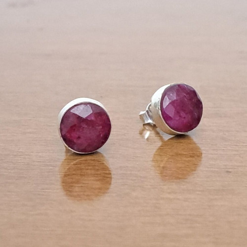 Silver Earrings 925 with 5mm Rubies new, elegant studs