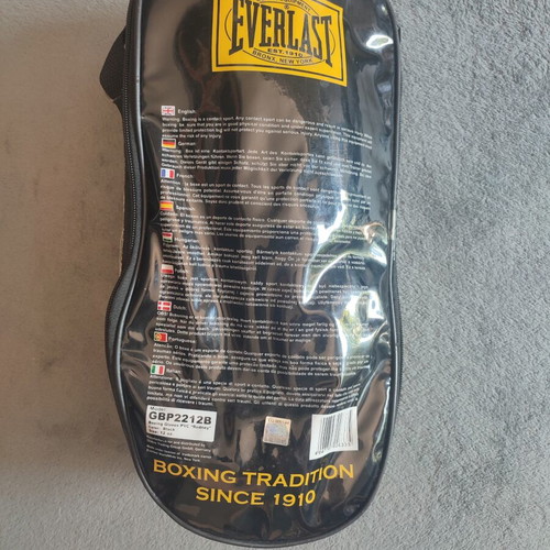 Everlast Rodney 12oz boxing gloves with Technics hand wraps