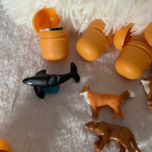 Kinder toys in excellent condition, pack of 13 pieces