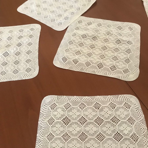 Beige handmade table runner and 4 light beige napkins