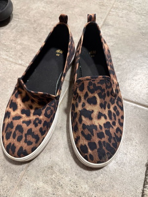 Παπούτσια υφασμάτινα λεοπάρ αθλητικά H&M νούμερο 40 σαν καινούργιο